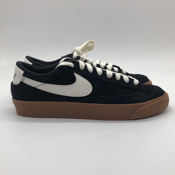 Women’s Nike Blazer Low ‘77 VNTG Black/White FQ8060-001 NWB - Picture 3 of 6